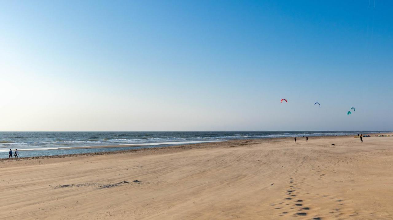 Strandhuis Aan Zee Noordwijk Exteriör bild